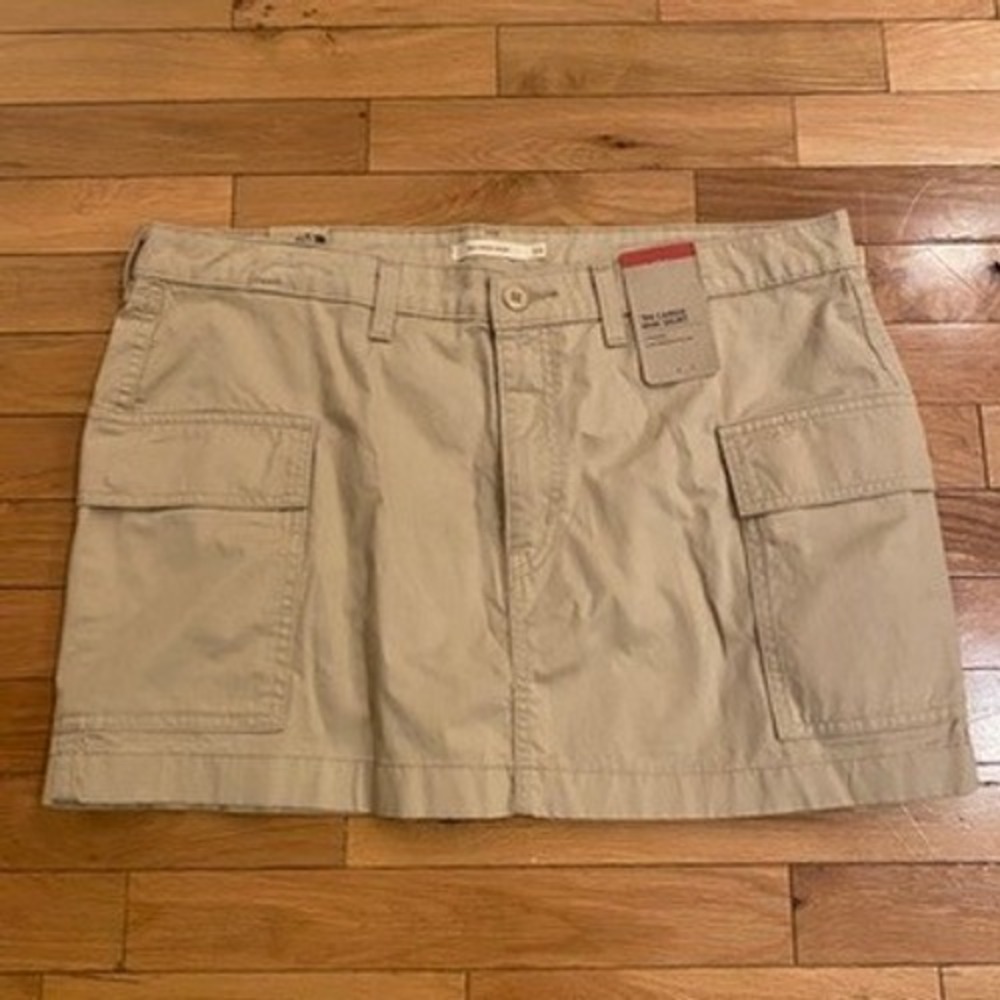 Levis 94 Cargo Mini Skirt Tan Khaki Utility Mid Rise Size 33 NWT